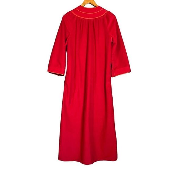 Vintage red night gown with snap buttons - Picture 4 of 5